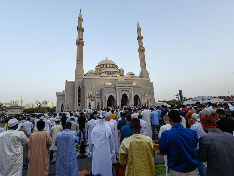 Residents-offering-Eid-Al-Fitr-prayer-at-Al-Noor-mosque-in-Sharjah_18082e38373_large.jpg